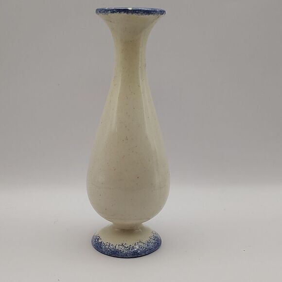 Wild Blueberry Vine Footed Pottery Bud Vase, Artist Signed - Picture 3 of 7